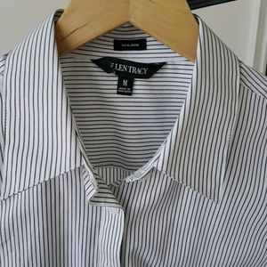 NWOT Ellen tracy chemise M Noniron